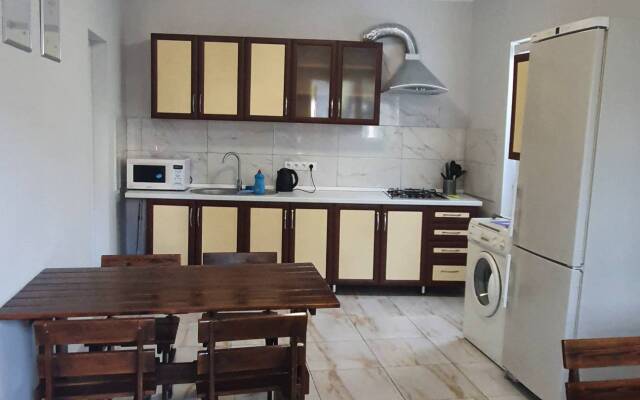 Vizit Guest House