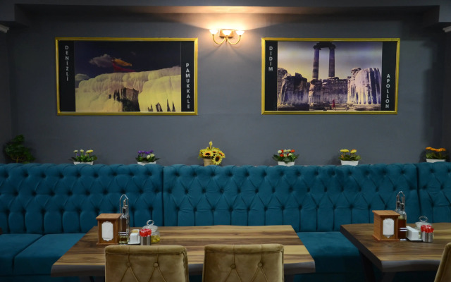 Отель The Lines