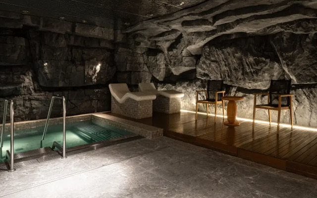 Отель Карманнс