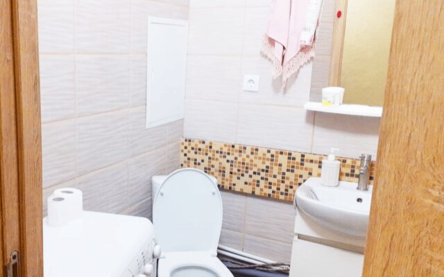 Квартира Live-In-Comfort на Творчества 1к1