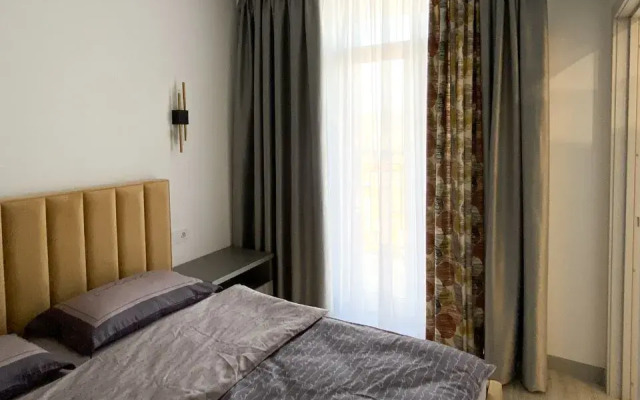 vidovye s krovat'yu i bol'shim balkonom, 17 etazh Apartments