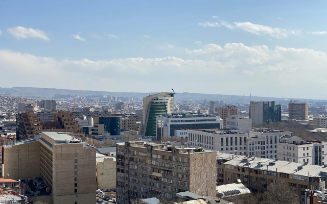 S Sovremennym Dizaynom Na Ulitse Kokhbatsi, Ko1617 Flat