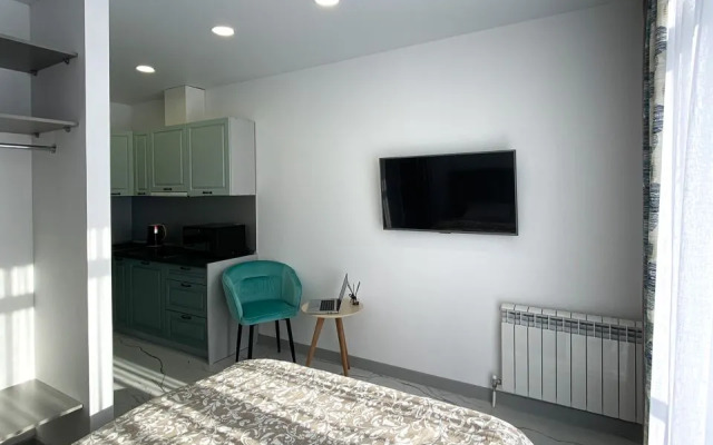 Апартаменты-студия 30 кв.м. с кроватью и балконом, 15 этаж