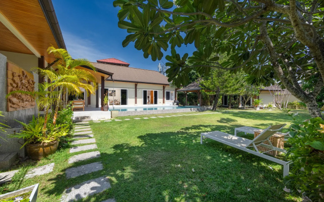 Emilia 3BR Private Pool Naiharn Villa