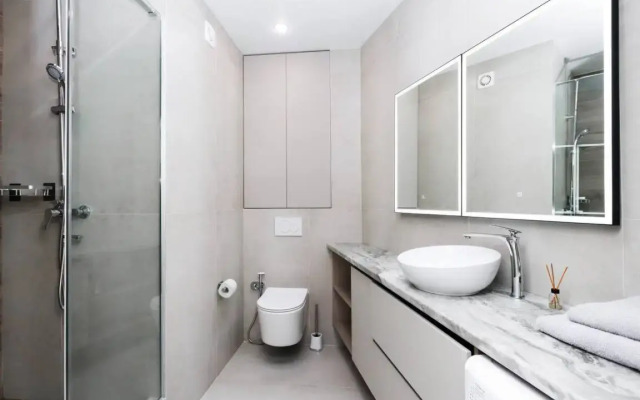 Clever House Apartments 5