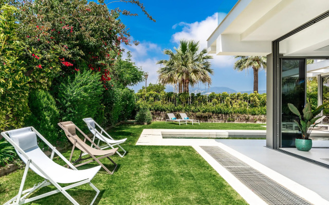 All About Villa Gladiolo