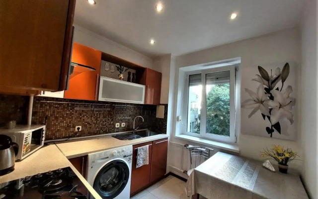 Dvushka V Tsentre Sochi Krovat I Divan Flat