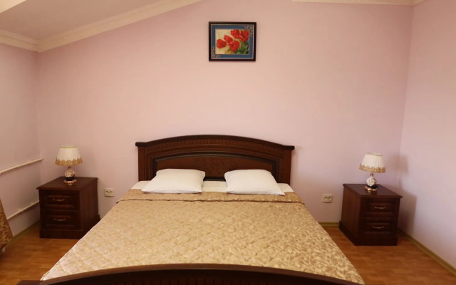 Dzhugelia Guest House