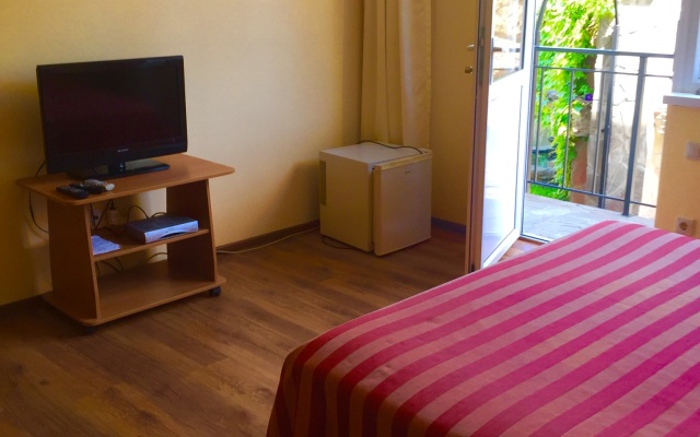 Chernomore Guest House