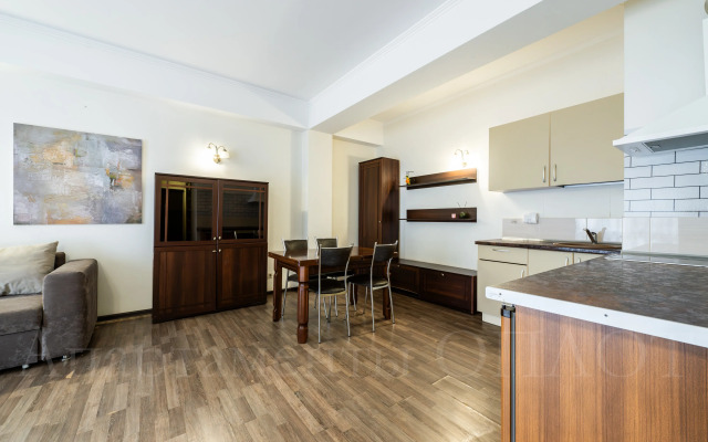 Oplot - Semejnye s odnoj spal'nej i balkonom 3 Apartments