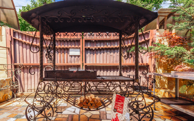 U Oksany Guest House