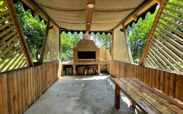 U Ashota Guest House