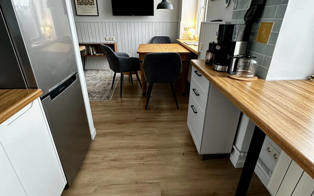 Daily Apart Flat