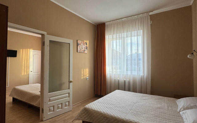 Na Kollektivnoj Guest House