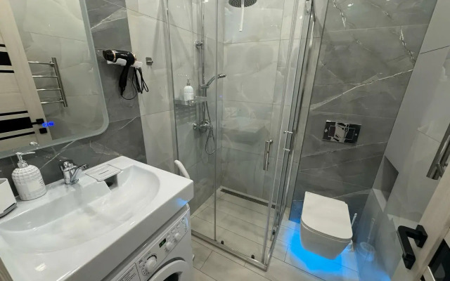 Studiya S Balkonom 90 Apartments
