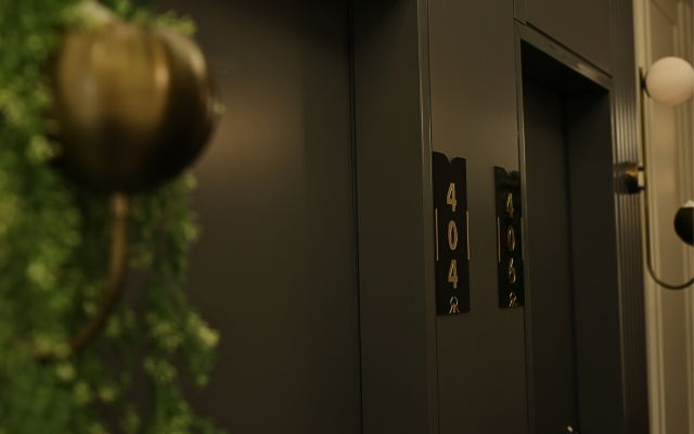 Отель Ren Business