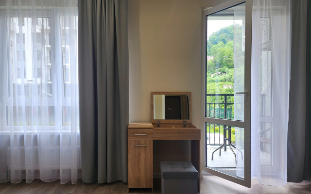 Prostornaya Studiya V Zhk Letniy Flat