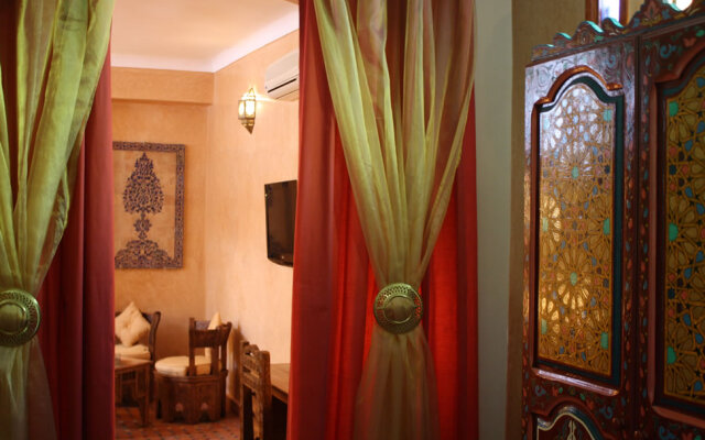 Отель Riad Darzouhour