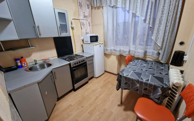 Квартира с Балконом в Спальном Районе