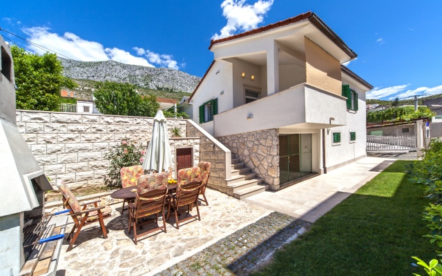 Family Živana Dugi Rat Villa