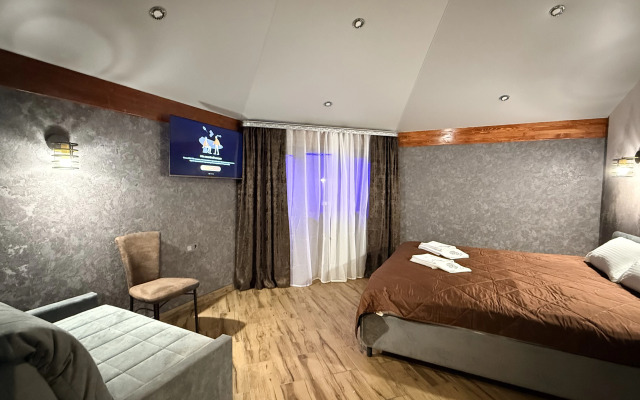 Апартаменты студия 12 Дворик Друзей