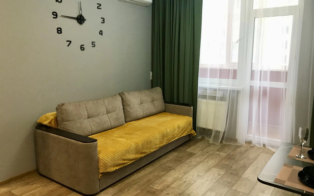 Современная комфортная квартира в спальном районе, рядом с выездом из города