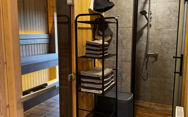 Частный дом Барнхауз с сауной и уличным джакузи