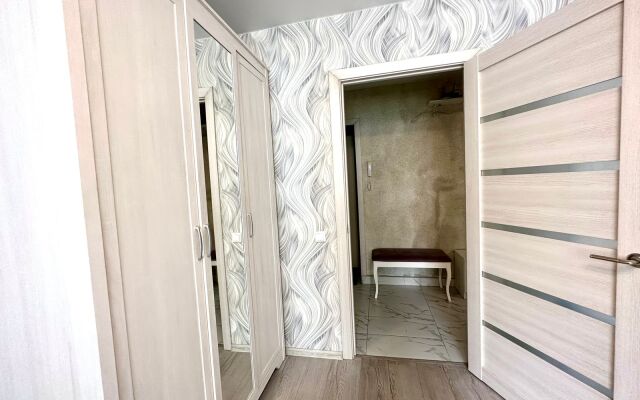 Yevro 3-Kh Komnatnye Apartamenty Na Sheremetyevskoy 10k5 Apartments