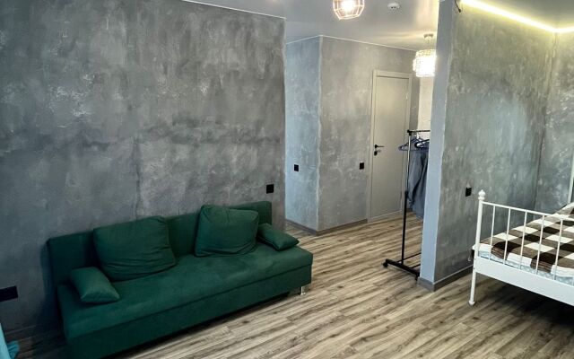 Lyuks na Irtyshskoy Naberezhnoy 13 Flat