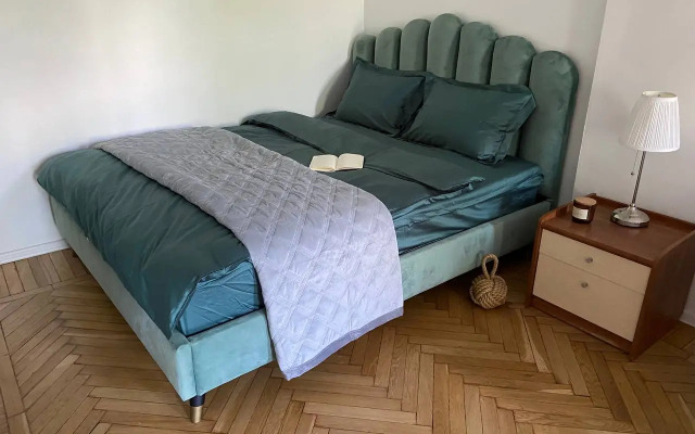 Na Bolshoy Sadovoy flat