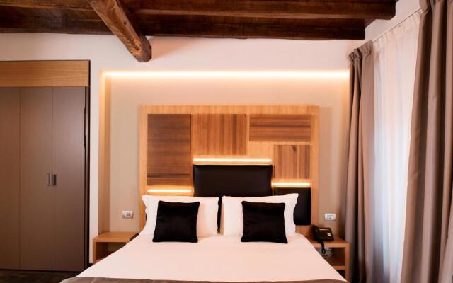 Hotel Trevi
