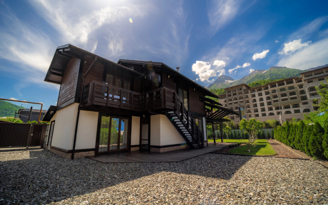 Esto-Sadok Private house