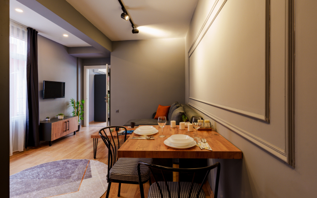 Mrt Suites Lara Hotel