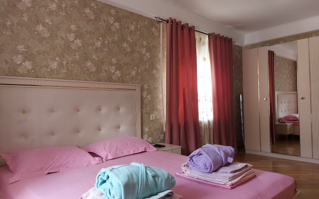 Апартаменты 2-х комнатная квартира на Расула Гамзатова