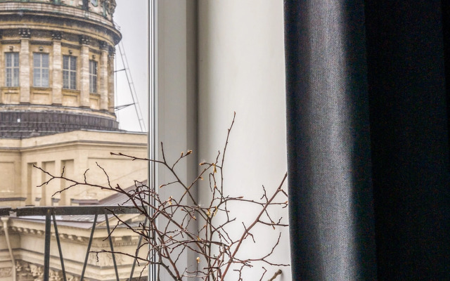 Апартаменты с видом на Казанский собор