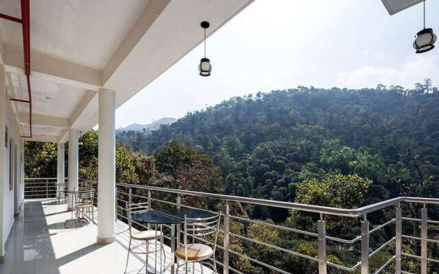 Hostess thekkady Resort