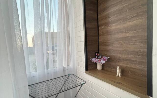Uyutnaya Dizaynerskaya Kvartira Flat