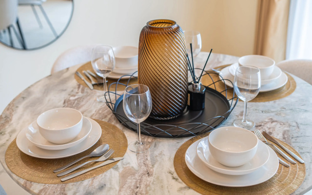 Marcopolo - Lavish 2BR next to Metro & Tram Apartments