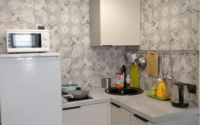 Oktyabryskiy Prospekt 96-1 Apartments