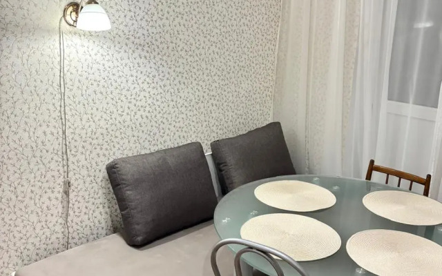 Квартира Welcome Home с Балконом у Метро Народное Ополчение