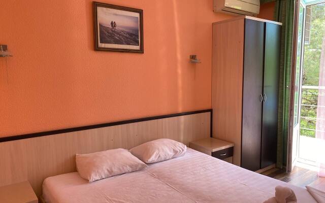 Sinee More Hotel