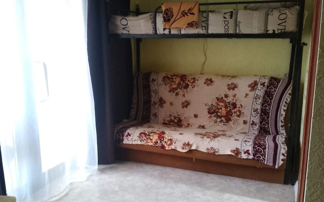 Yuzhny M Guest House