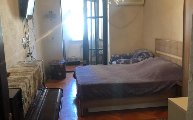 Flat Kvartira na 5-om etazhe v tsentre Baku