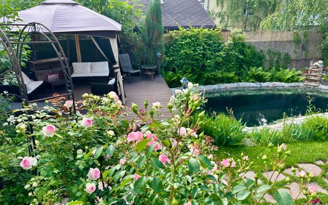 Verhnie Pechory Guest House