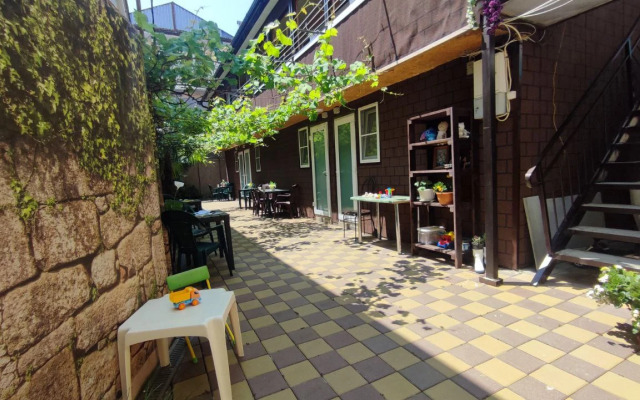 Polina Guest House