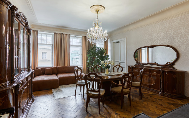 Квартира Просторные апартаменты в центре города