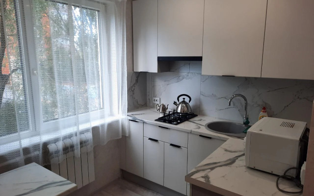 V Tsentre Goroda "9 Aprelya" Flat