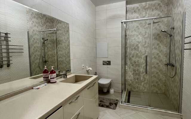 Alikhanova 37 Lux Flat
