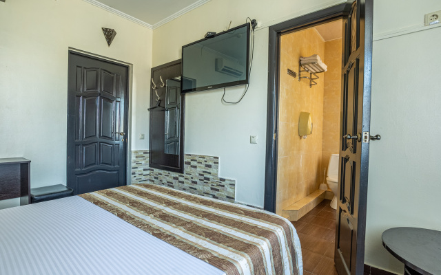 Marton Dona Hotel