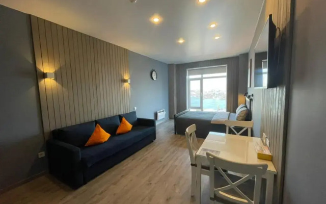 Апартаменты Central Place Vladivostok Люкс Комфорт с видом на Мосты и Залив (1)